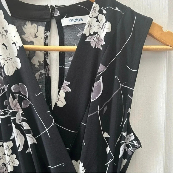 Ricki’s Jumpsuit Floral Printed Black Purple Cream Size  2 NWOT - Picture 10 of 16